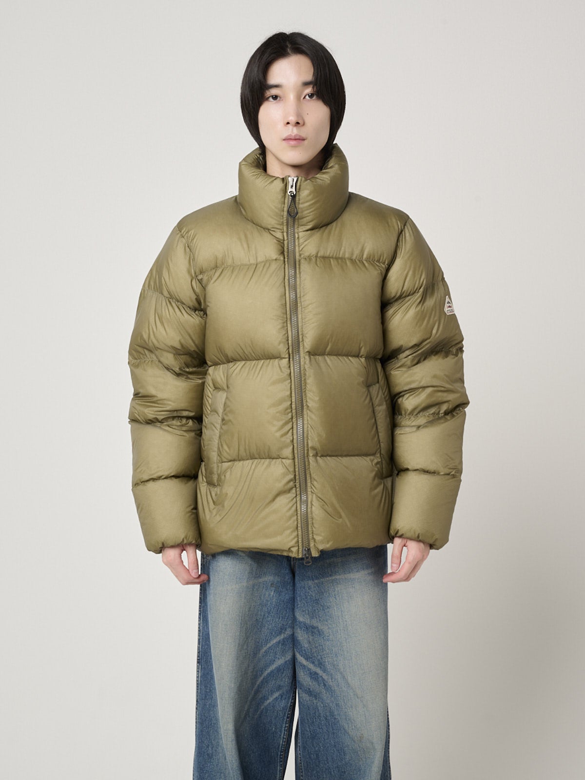 ピレネックスの新作ダウン「SHIFT RIPSTOP」着画