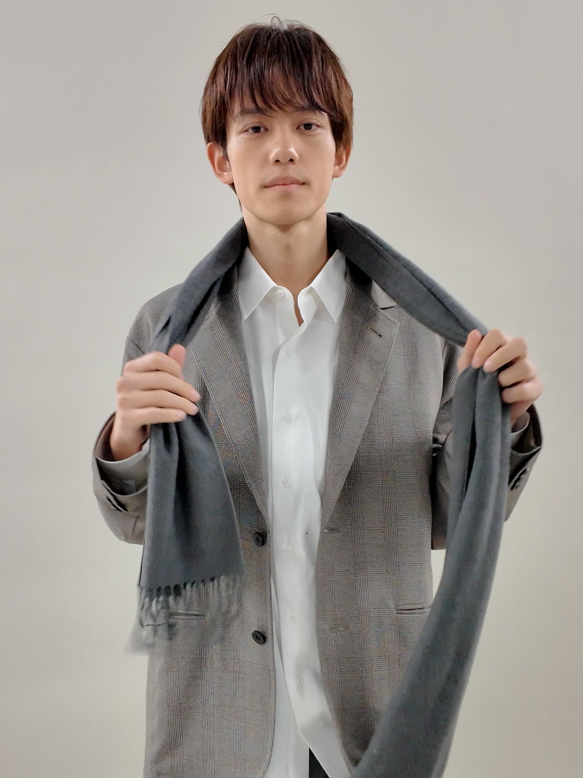 マフラーの正しい巻き方/ミラノ巻き(ピッティ巻き)編