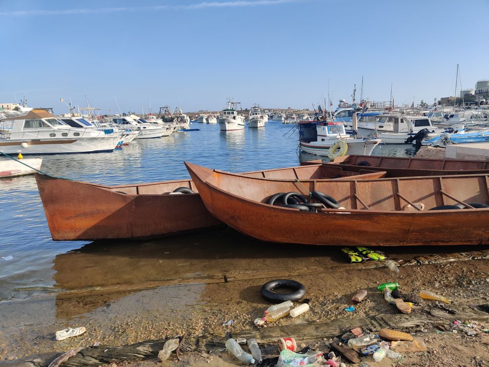 Flimmer Media: Eine Welle reicht – und das Boot ist weg