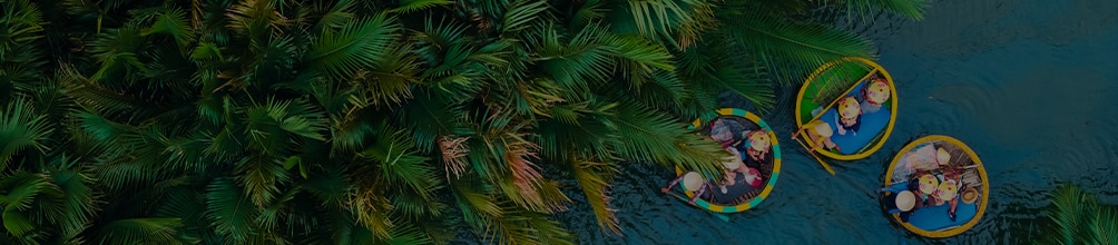 Barco de bambu perto de Hoi An, Vietnã