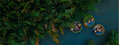 Barco de bambu perto de Hoi An, Vietnã