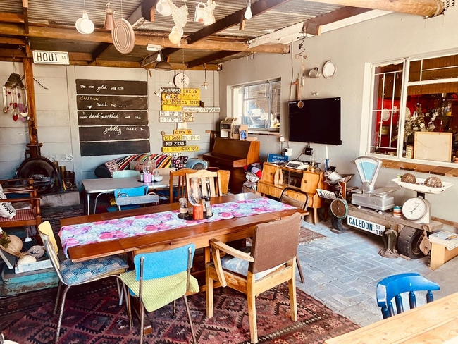 Suzie's Coffee Shop Accommodation