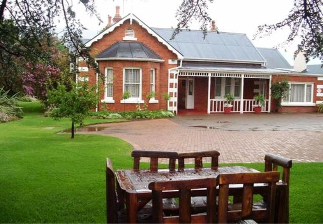Tom's Place Guesthouse