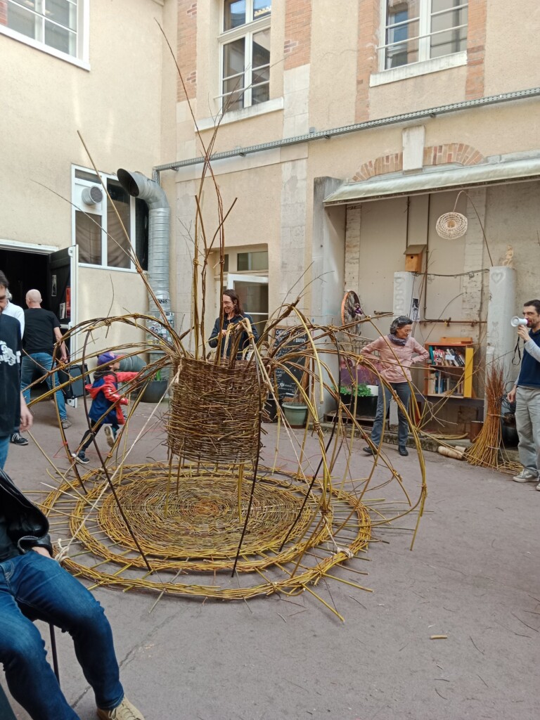 la famille au travail + animation de Chacha